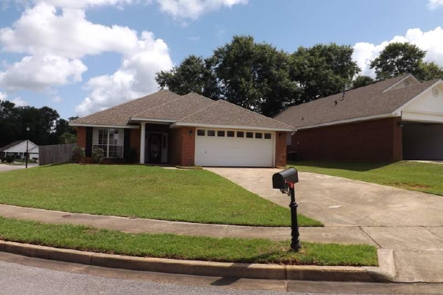  8302 Magnolia Village Dr S, Mobile, AL photo