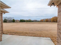  215 Oakbrook Dr., Florence, AL 8071917