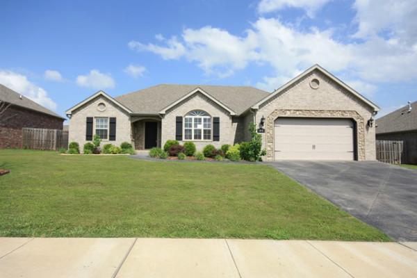  810 Venice St, Centerton, Arkansas photo