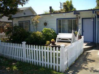  607 Middlefield Dr, Seacliff, CA photo
