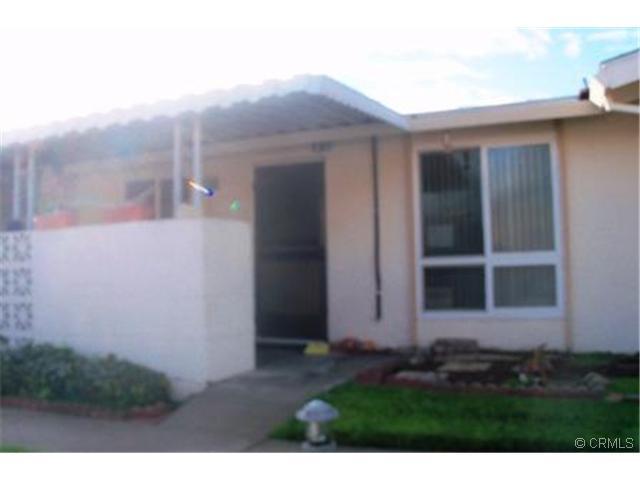  26749 Whispering Leaves Dr #B, Newhall, CA photo