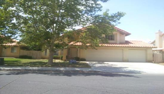  43917 5th Street East, Lancaster, CA photo