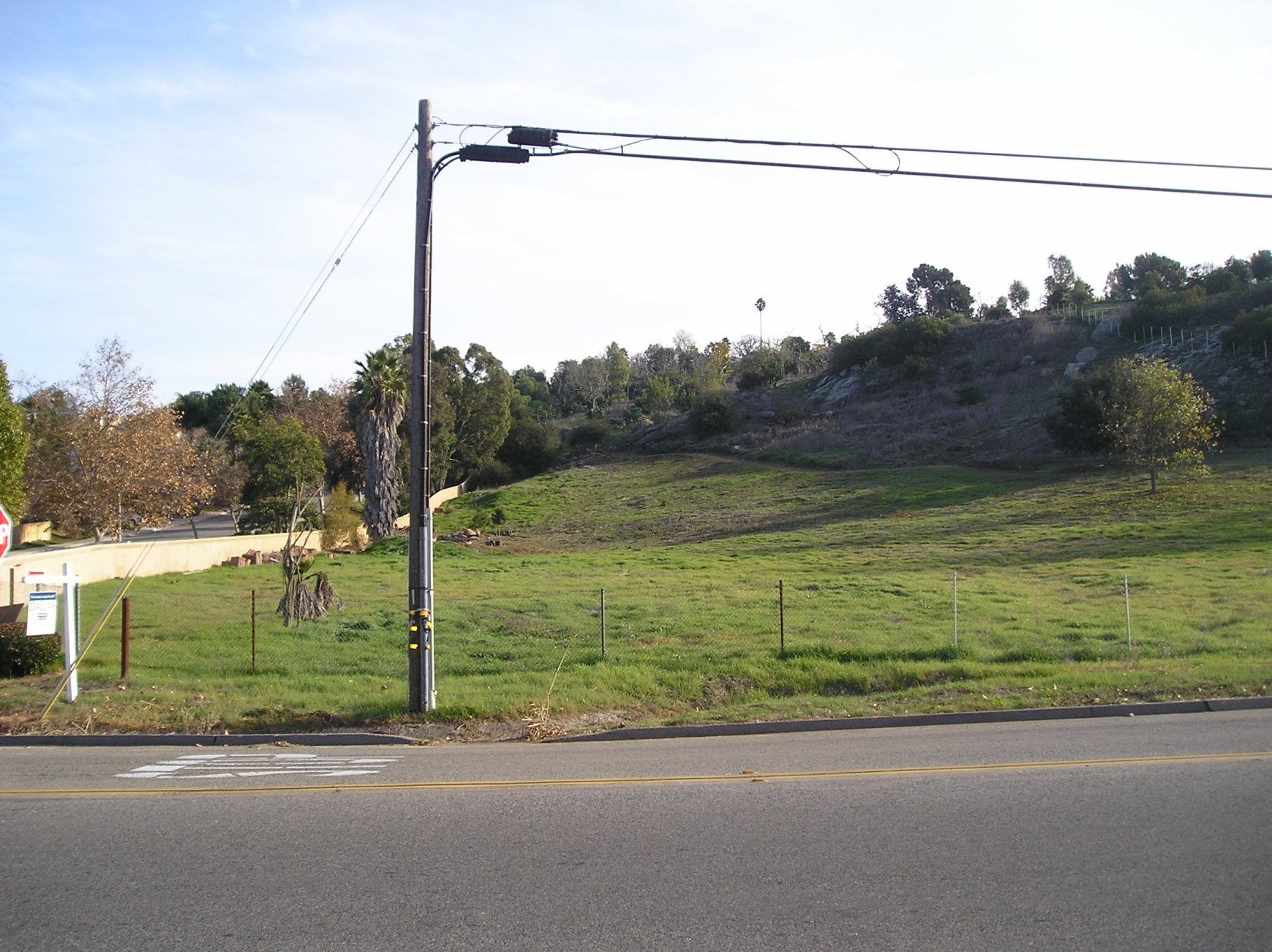  1081 Vista Ave, Escondido, CA photo