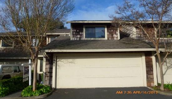  1641 Creekview Cir, Petaluma, CA photo