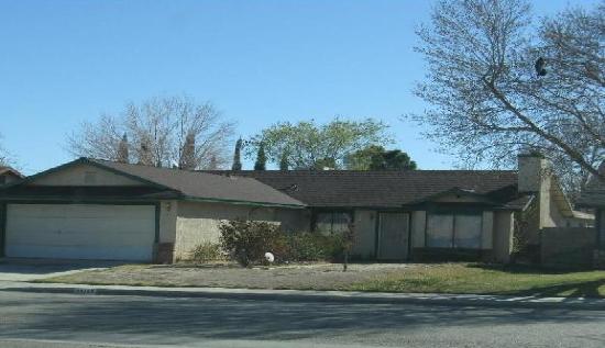  44138 Benald Street, Lancaster, CA photo