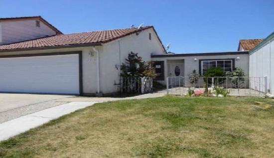  1527 Cherokee Dr, Salinas, CA photo