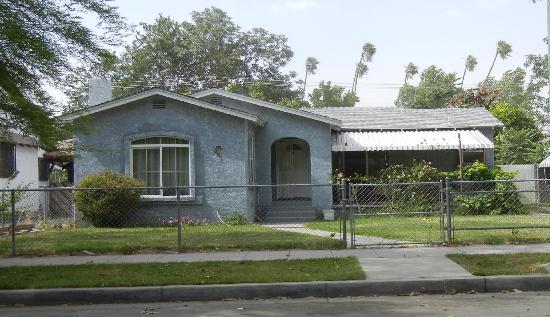  221 East Strother Avenue, Fresno, CA photo