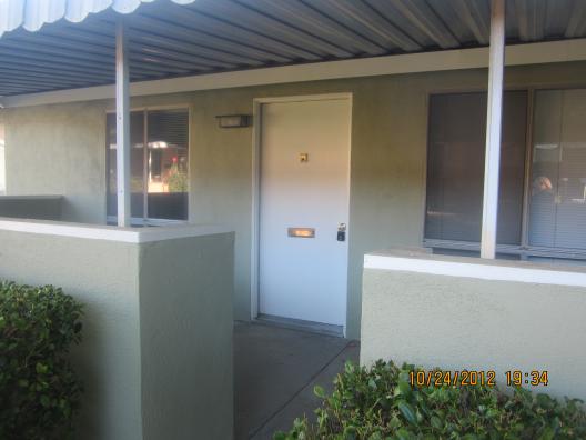  19227 Avenue Of The Oaks, Unit B<br />
											Newhall, CA photo