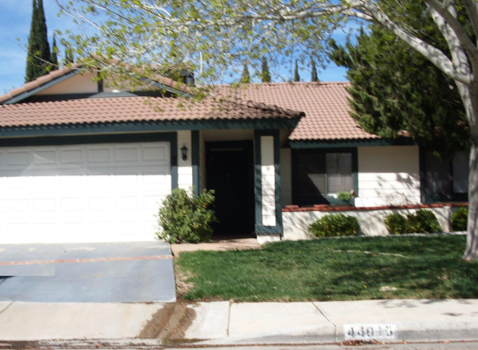  44015 Ruthron Avenue, Lancaster, CA photo