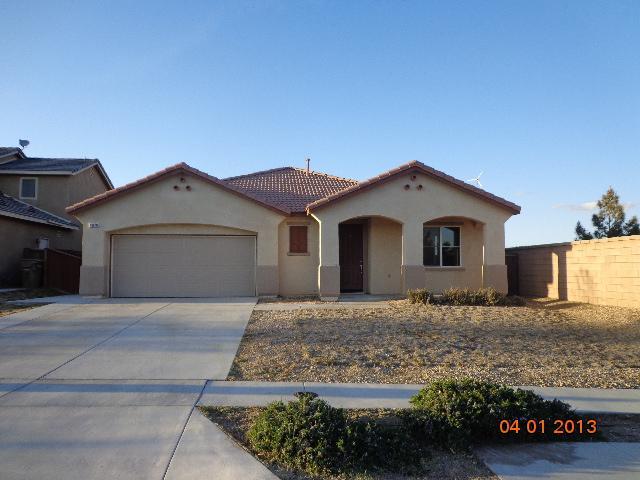  13878 Adams St, Hesperia, California  photo