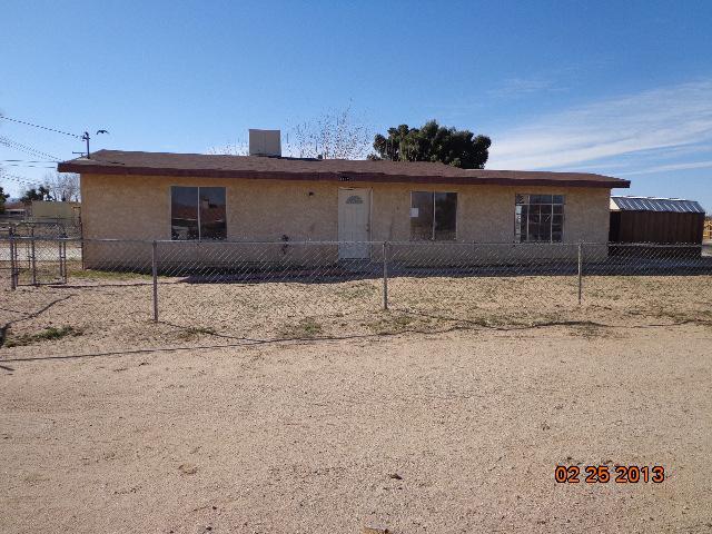  9998 5th Ave, Hesperia, California  photo