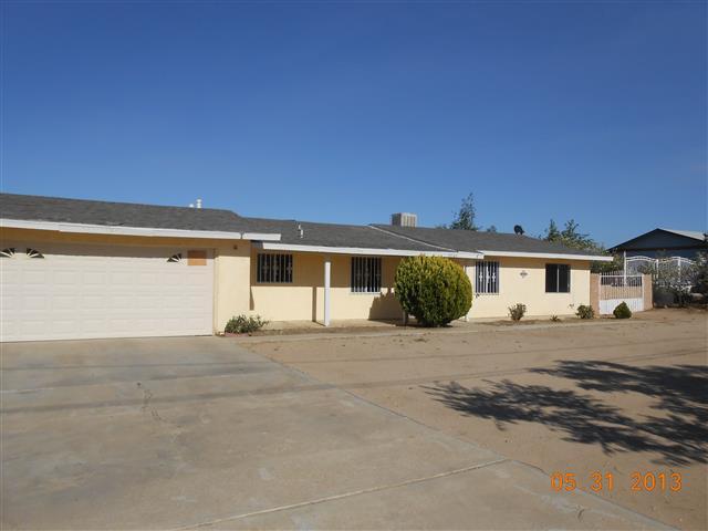  10769 Pinon Ave, Hesperia, California  photo