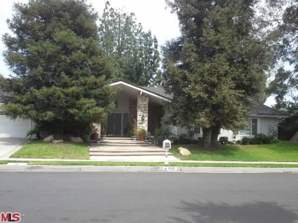  9826 Wish Ave, Northridge, CA photo