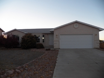  647 S Bow Mar Dr, Pueblo West, CO photo