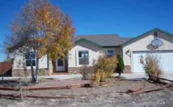  639 E Paradise Dr, Pueblo, CO photo