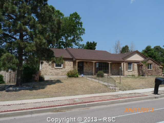  10080 Lexington Dr, Colorado Springs, Colorado  photo