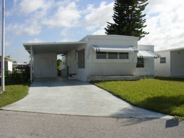  515 Ideal Place, North Port, FL photo