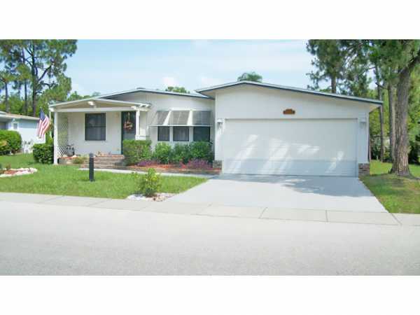  832 Via Del Sol, North Fort Myers, FL photo