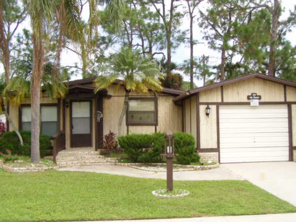  808 Via Del Sol, North Fort Myers, FL photo