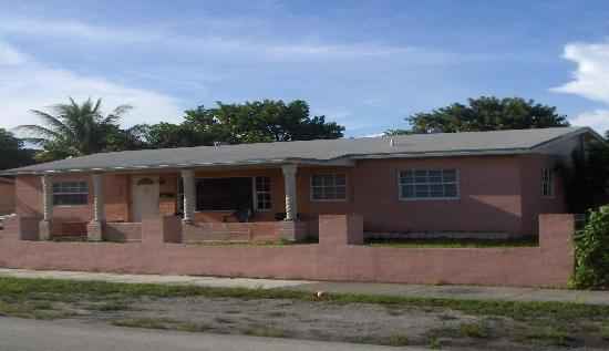  2453 Northwest 177 Terrace, Miami Gardens, FL photo