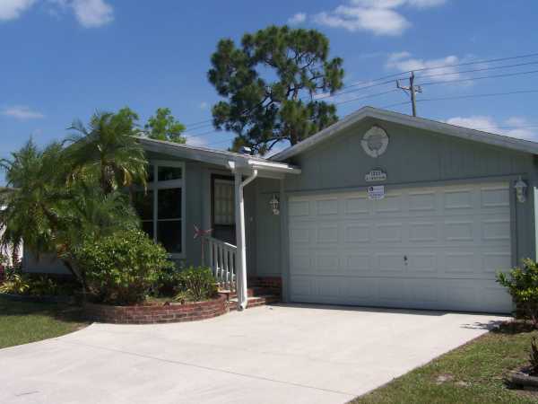  1055 La Paloma, North Fort Myers, FL photo