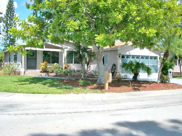  764 Via Del Sol, North Fort Myers, FL photo