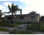  2240 NW 180 TE, Miami Gardens, FL photo