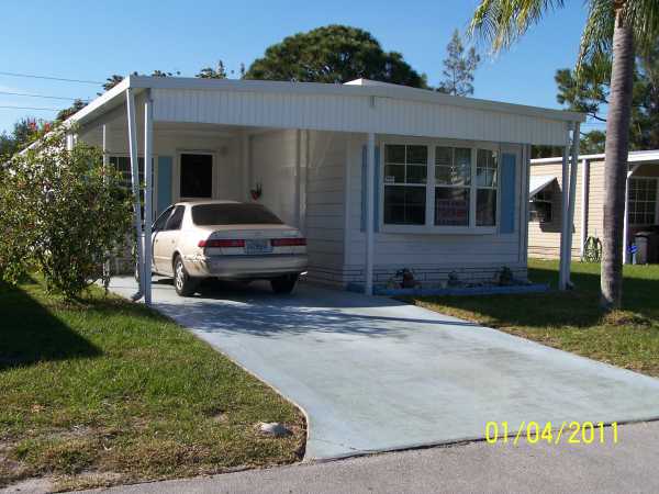  28 Iberian Lane, Port Saint Lucie, FL photo