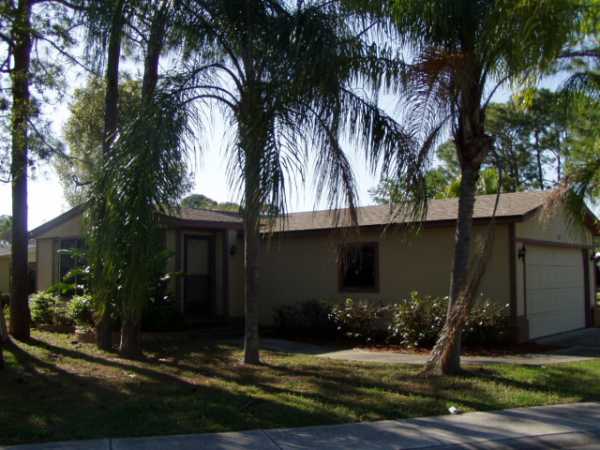  1212 Buena Vista Dr, North Fort Myers, FL photo