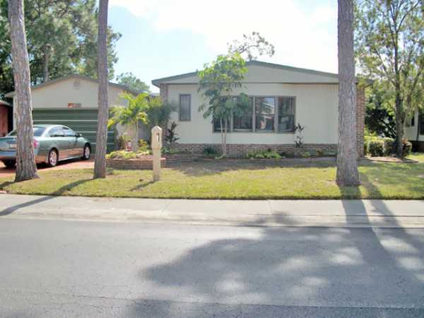  706 Via Del Sol, North Fort Myers, FL photo