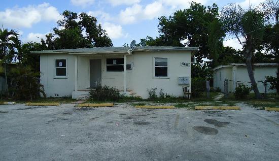  2417 Hayes Street, Hollywood, FL photo