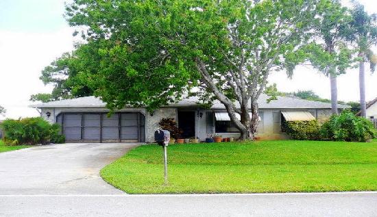  2551 SE Grand Drive, Port Saint Lucie, FL photo