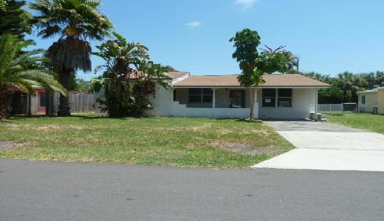  16207 3rd St E, Redington Beach, FL photo