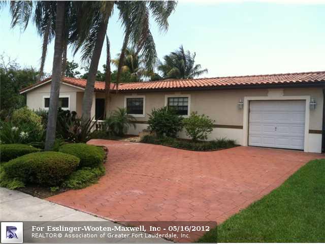  8300 NW 177TH ST, Hialeah, FL photo