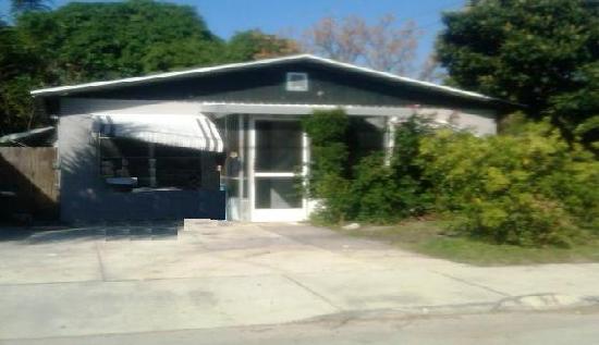  912 Se Tarpon Avenue, Stuart, FL photo