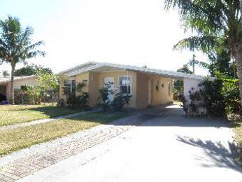  140 NE 16th Ct, Boynton Beach, FL photo