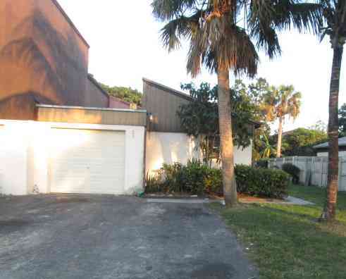  591 NW 47 Avenue, Delray Beach, FL photo