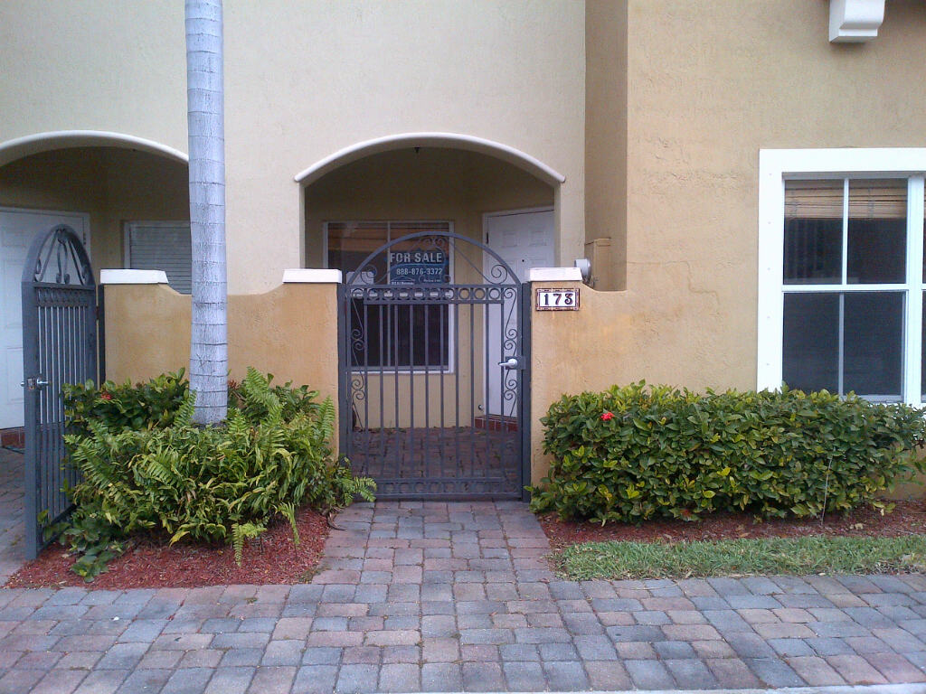  173 Lake Monterey Circle, Boynton Beach, FL photo