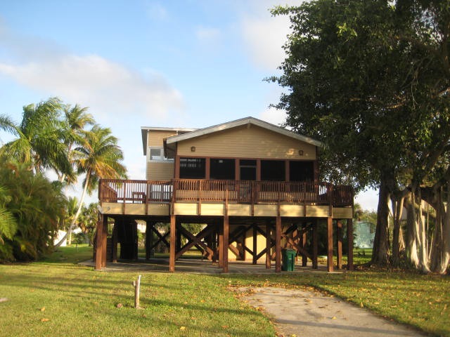  405 Riverside Drive, Everglades City, Florida  photo