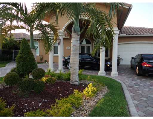  14279 SW 20 TE, Miami, Florida photo