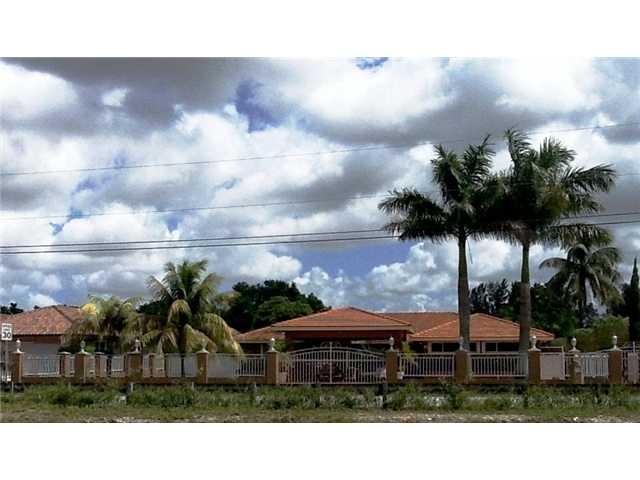  3545 SW 132 AV, Miami, Florida photo