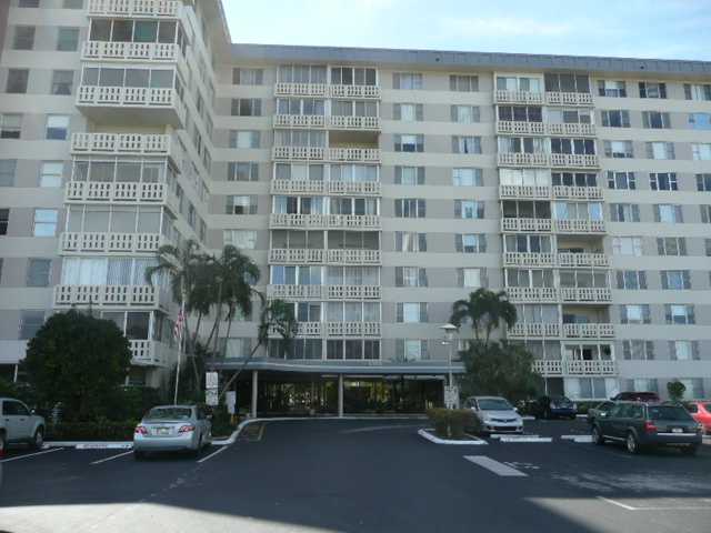  4350 Hillcrest Dr Apt 100, Hollywood, Florida  photo