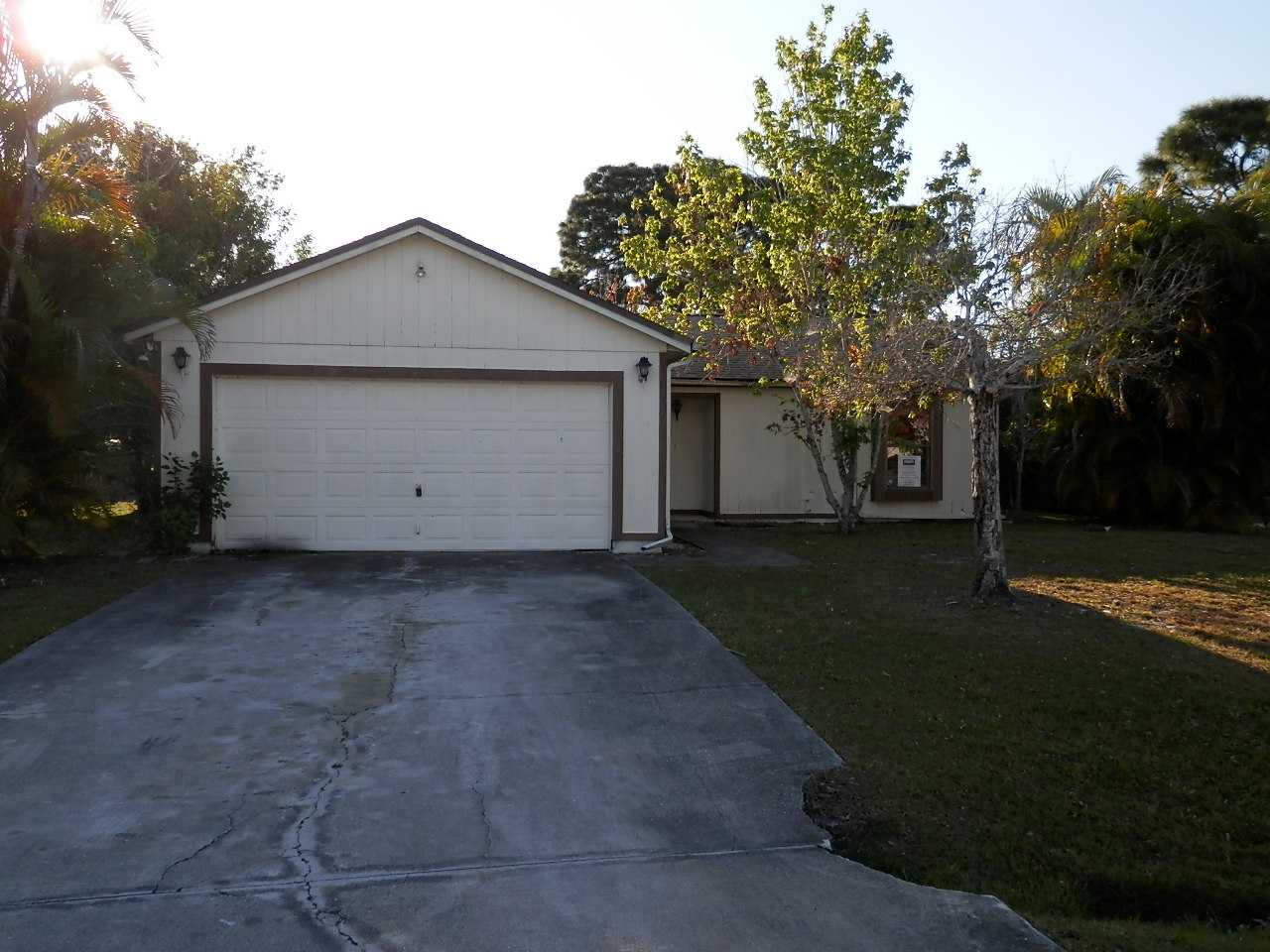  2462 Se Lakewood St, Port Saint Lucie, Florida  photo