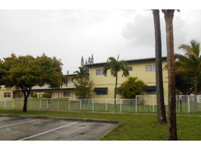  16851 Ne 21st Ave Apt 10, North Miami Beach, Florida  photo