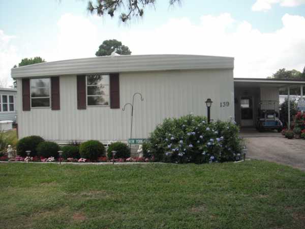  139 Lakeview Drive, Leesburg, FL photo