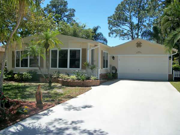  4205 La Verde Drive, North Fort Myers, FL photo