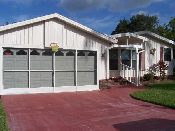  1066 La Paloma Blvd, North Fort Myers, FL photo