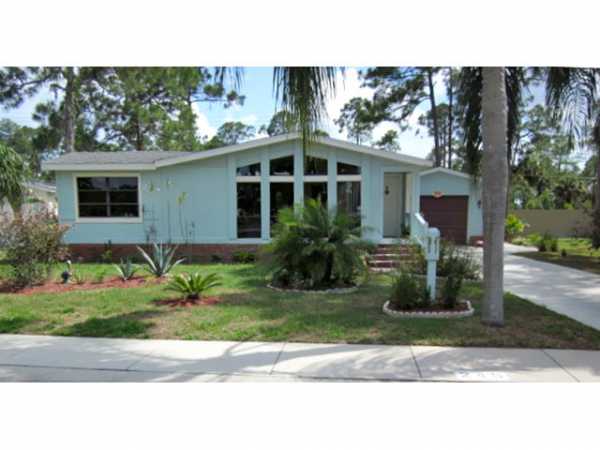  245 Las Palmas Blvd, North Fort Myers, FL photo