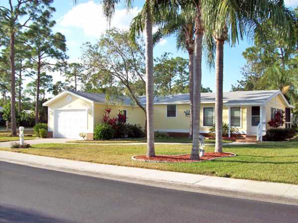  4064 Avenida Del Tura, North Fort Myers, FL photo