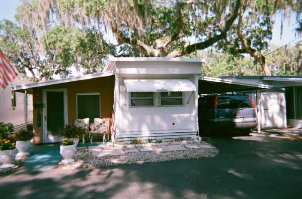  82 Eustis Ave, Tavares, FL photo